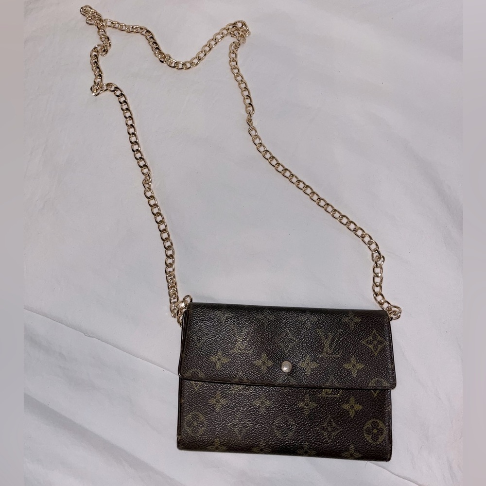💲SOLD 💲Authentic Louis Vuitton monogram passport wallet